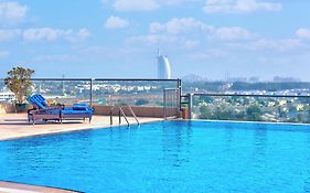 فندق وشقق تو سيزونز